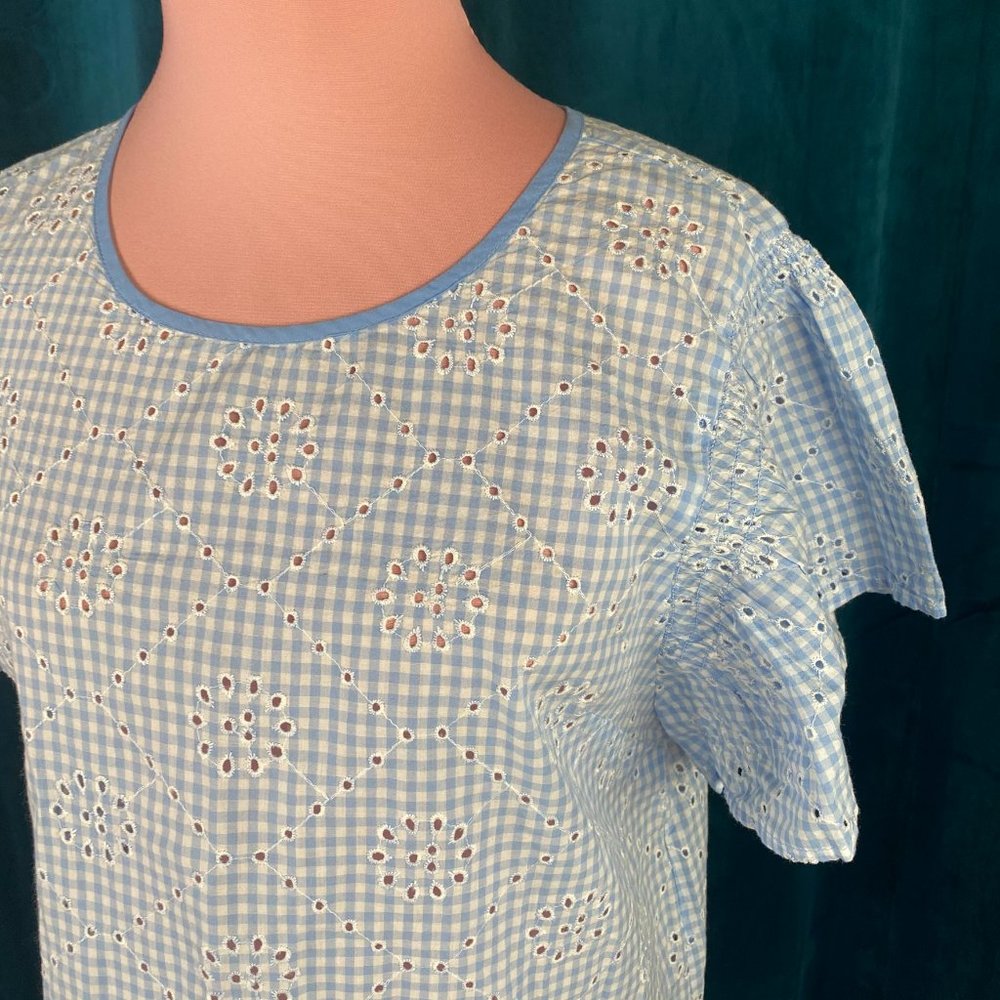 Crown & Ivy Flutter Sleeve Crewneck Eyelet Top - Picture 4 of 7